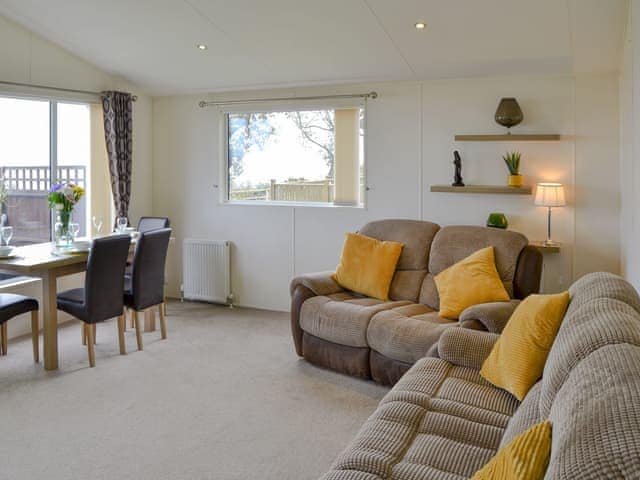 Living room/dining room | Ocean Glade, Corton, near Lowestoft