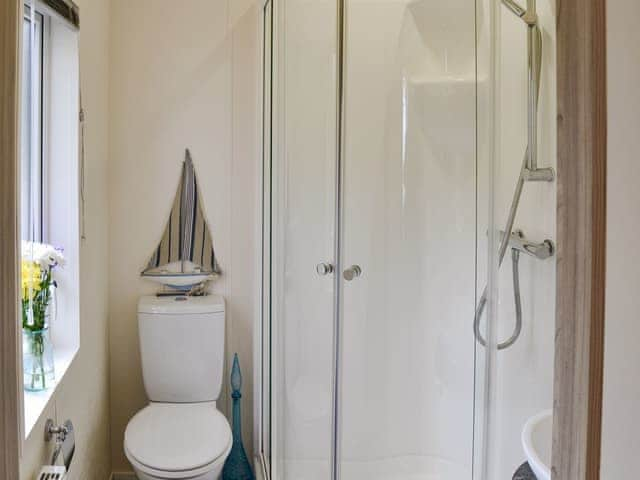 En-suite | Ocean Glade, Corton, near Lowestoft