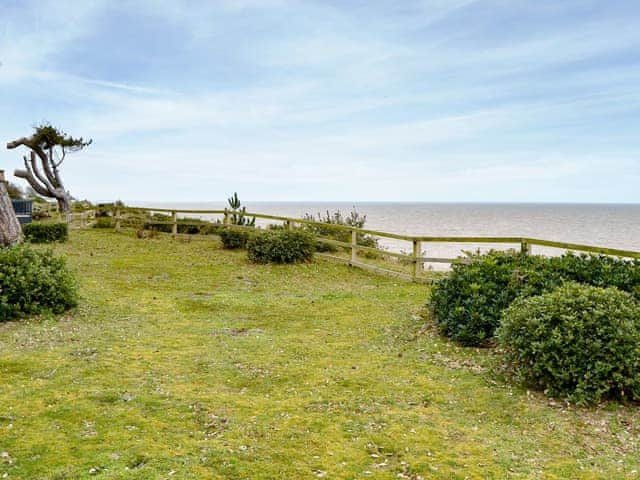 Setting | Ocean Glade, Corton, near Lowestoft