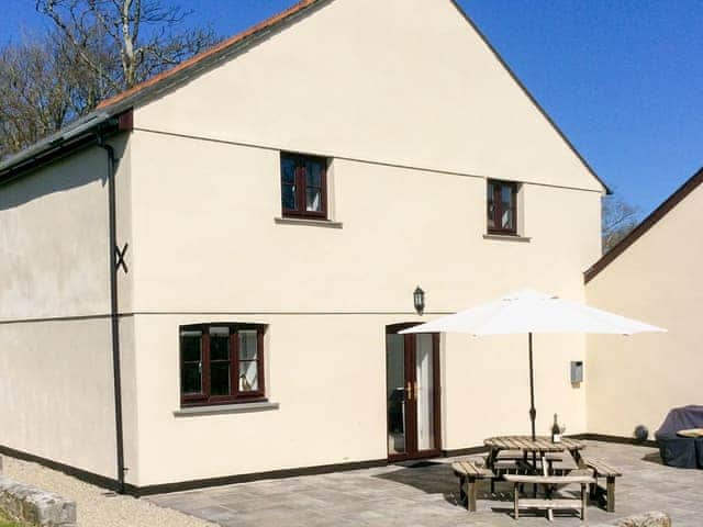 Outside dining for 10 | Heath Farm Cottages - Cowslip - Heath Farm , Bradworthy, near Hartland