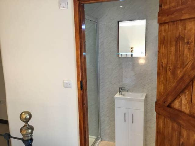 En-suite | Woods Close - Sanctuary Farm Cottages, Morwenstow, near Bude