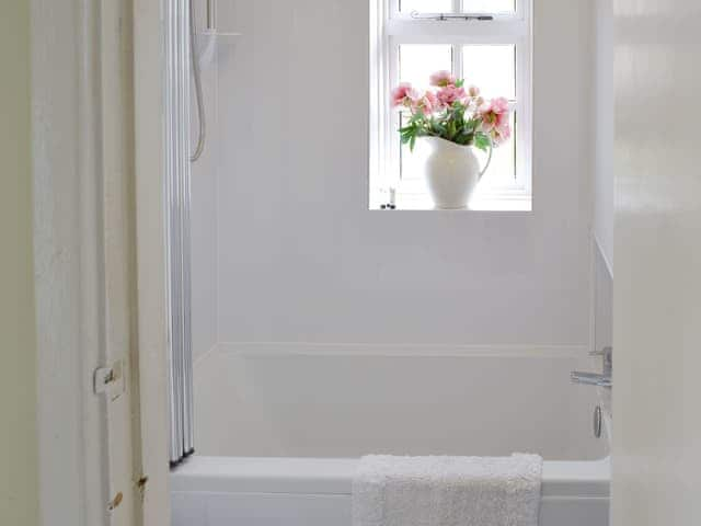 Bathroom | Hollyhock Cottage - Blakeney Quayside Cottages, Blakeney, near Holt