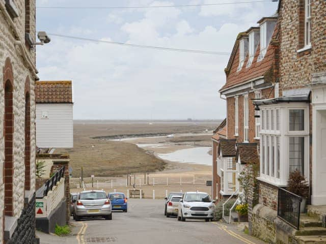 Surrounding area | Hollyhock Cottage - Blakeney Quayside Cottages, Blakeney, near Holt