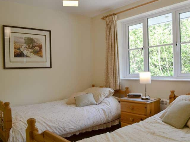 Twin bedroom | Meadowcroft Cottage, Bowness-on-Windermere