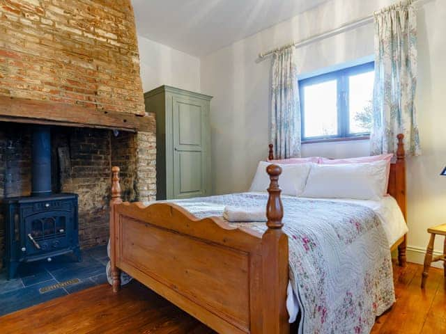 Double bedroom | Pettingalls Farm Cottage, Deopham Green, near Wymondham