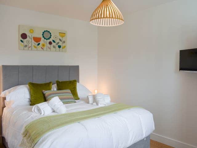 Double bedroom | Groves Cottage - Devonia Holiday Homes, Newchurch, near Sandown