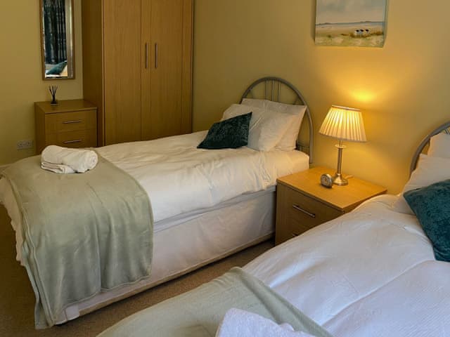 Twin bedroom | High Fellside, Ambleside