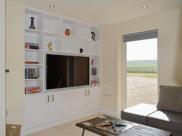 Living room/dining room | Puxton Lodge, Stodmarsh, near Canterbury