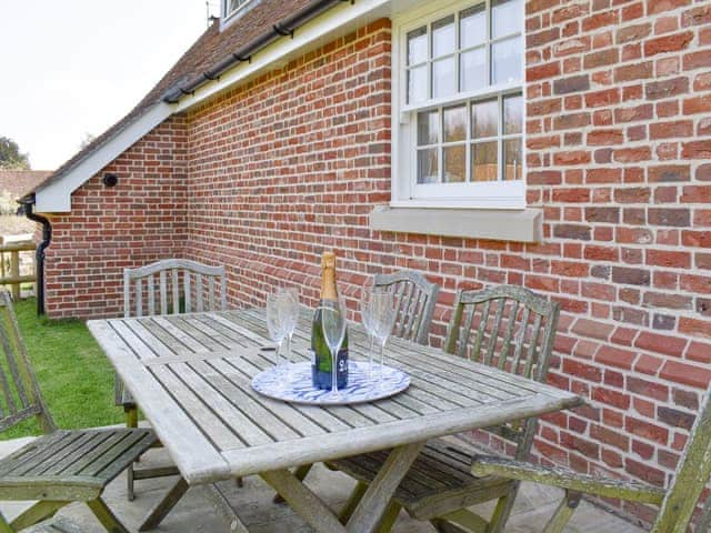 Sitting-out-area | Puxton Lodge, Stodmarsh, near Canterbury