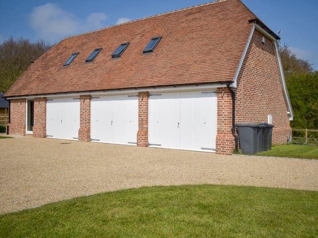 Exterior | Puxton Lodge, Stodmarsh, near Canterbury