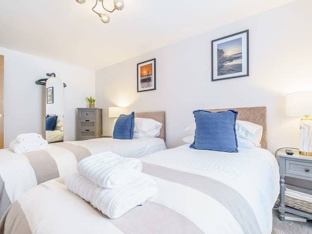 Twin bedroom | Pannett Place, Whitby