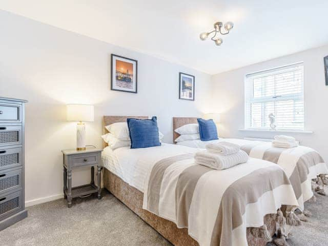 Twin bedroom | Pannett Place, Whitby