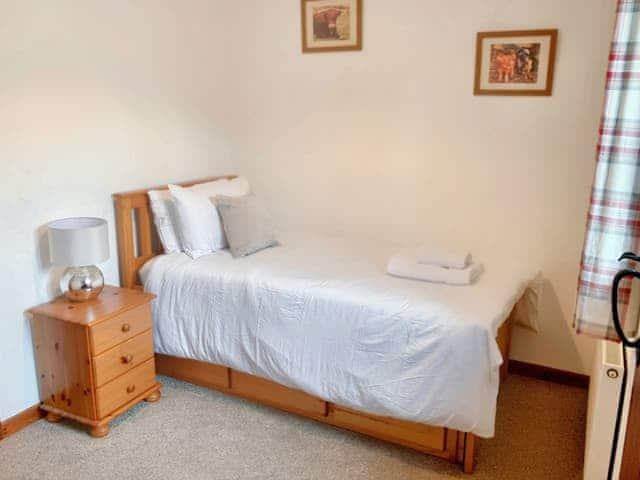 Twin bedroom | Delphy - Hallagenna Cottages, St Breward, near Bodmin