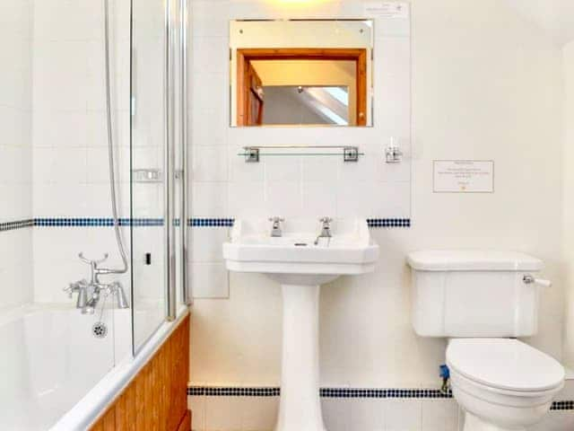 Bathroom | Old Barn Cottage - Hallagenna Cottages, St Breward, near Bodmin