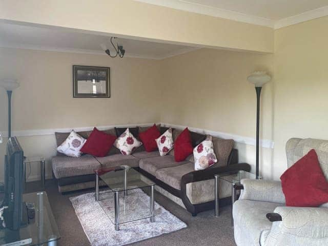 Spacious living and dining room | Eden - Rosecraddoc Holiday Village, Liskeard