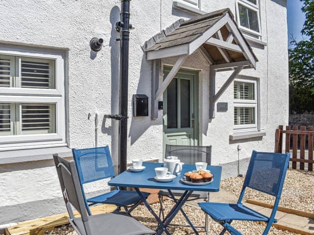 Sitting-out-area | Chuckle Cottage, Braunton