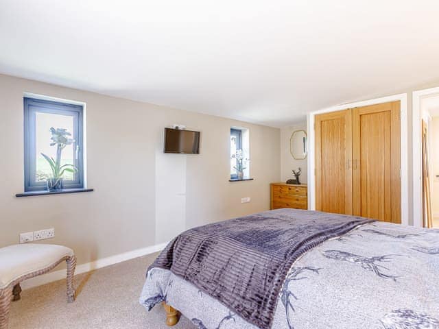 Double bedroom | The Old Dairy - Quarry Hill Farm, Shipton-Under-Wychwood