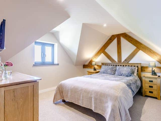 Double bedroom | The Old Dairy - Quarry Hill Farm, Shipton-Under-Wychwood