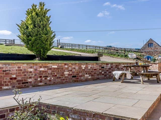 Patio | The Old Dairy - Quarry Hill Farm, Shipton-Under-Wychwood