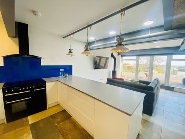 Open plan living space | Stable View, Cutthorpe