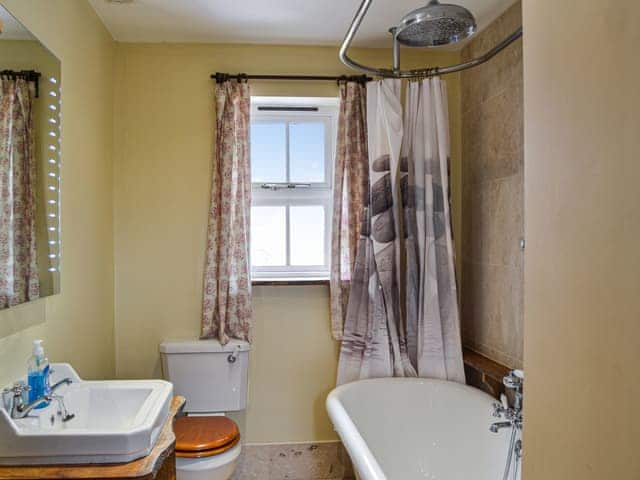 Bathroom | Bradcar Farm Cottage, Shropham, near Attleborough