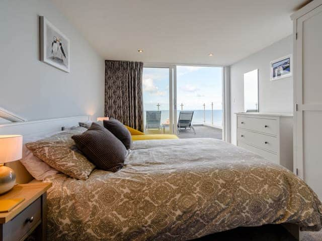 Double bedroom | Hunroe Brow - Beach House & Bay View Cottages, Reighton Gap, near Filey