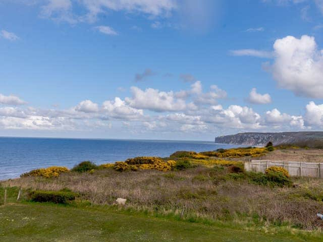 View | Hunroe Brow - Beach House & Bay View Cottages, Reighton Gap, near Filey