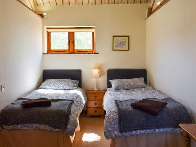 Twin bedroom | The Dairy - Compton Farm Cottages, Compton, near Chichester