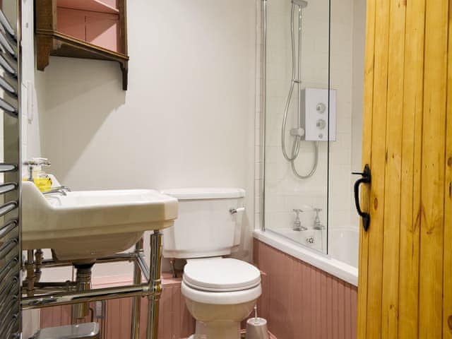 Bathroom | Fellfoot Cottage, Staveley, Kentmere Valley