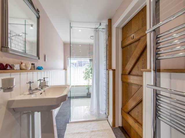 Shower room | Turford House, Ludlow