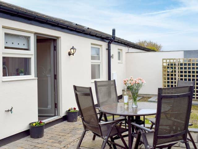 Sitting-out-area | Ingram Cottage, Bamburgh