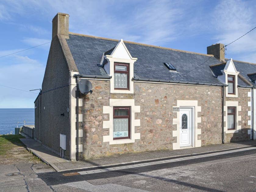 Spacious holiday property | Dolphin View - Scott Holiday Cottages, Portknockie