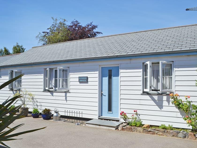 Attractive holiday home | Little Crugwallins -Summer Breeze - Little Crugwallins, St Austell