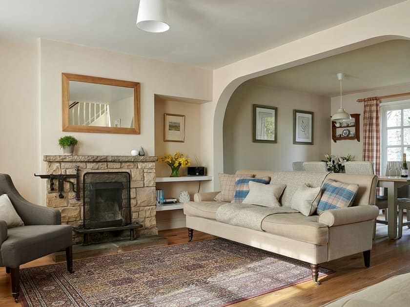 Living room/dining room | Hungate Cottages - Levisham - Hungate Cottages, Pickering