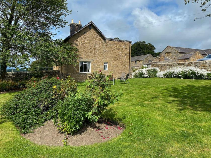 Charming holiday home | Paddock Cottage - Heckley Farm Cottages, near Alnwick