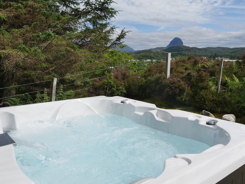 Wonderful view from the hot tub | Strathan Chalet - Caisteal Laith, Lochinver