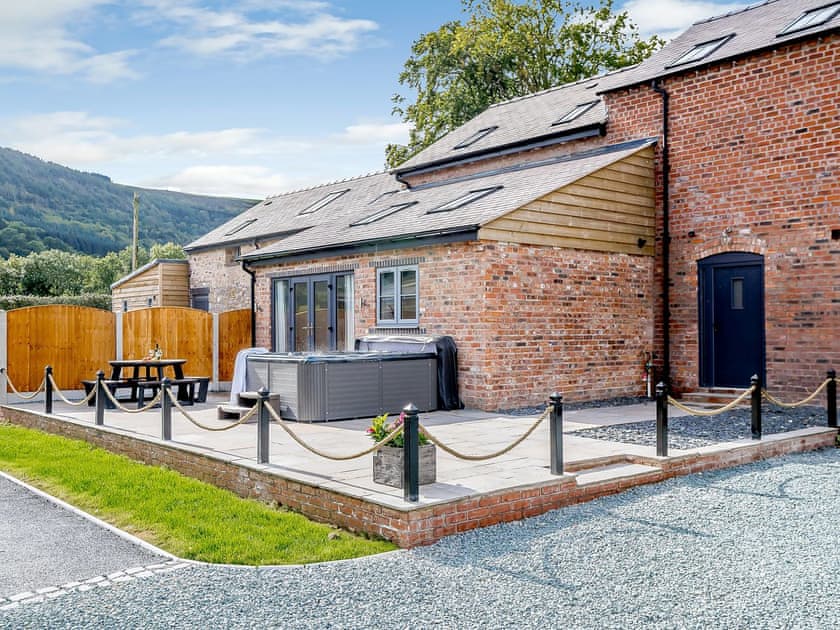 Vale of Llangollen Farm Cottages Ty Felin in Trevor, near Llangollen