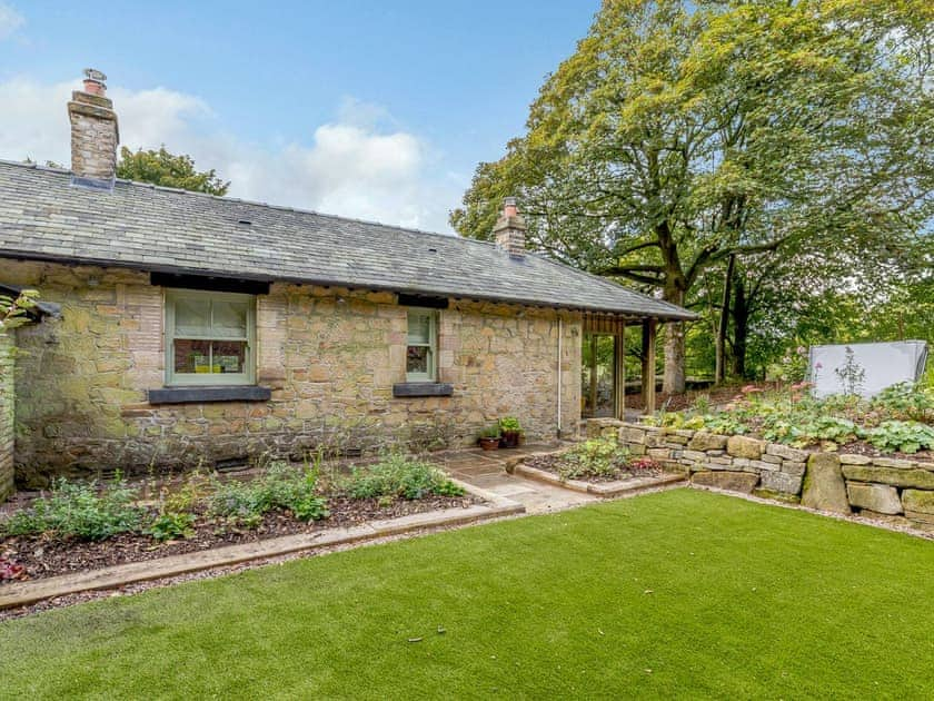 Exterior | Gadley Cottage - Moore Care Cottages, Buxton