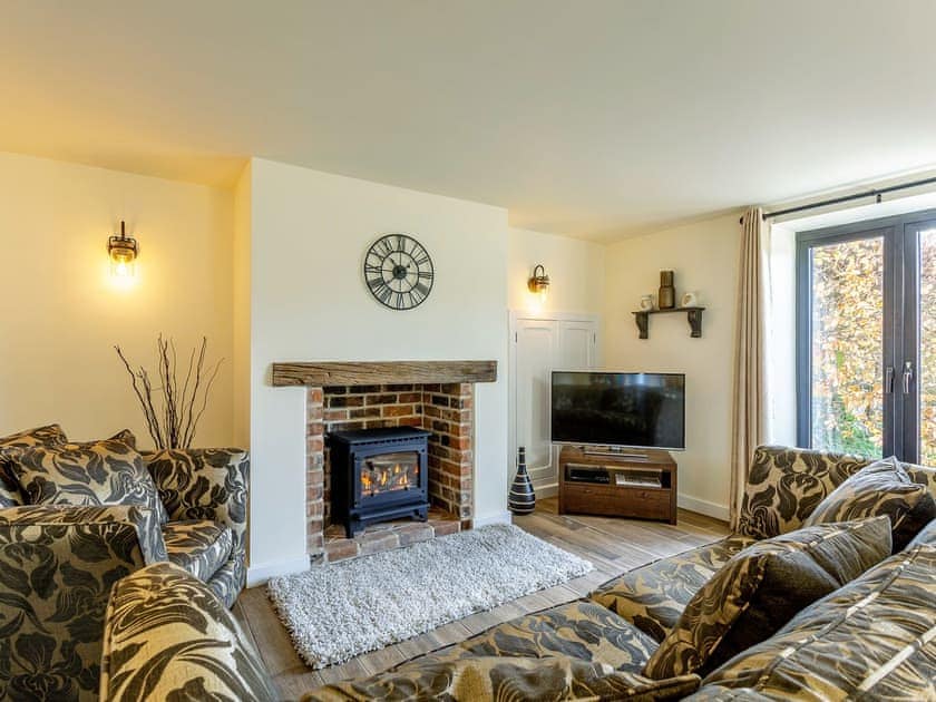 Living area | East Cottage - Burton Row, East Brent, near Weston-super-Mare