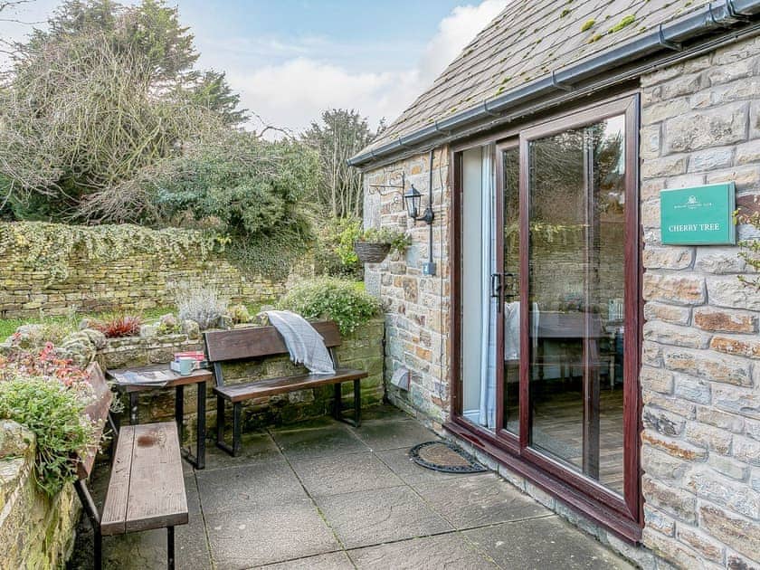 Sitting-out-area | Cherry Tree Cottage - Mill Farm Cottages, Barlow near Bakewell