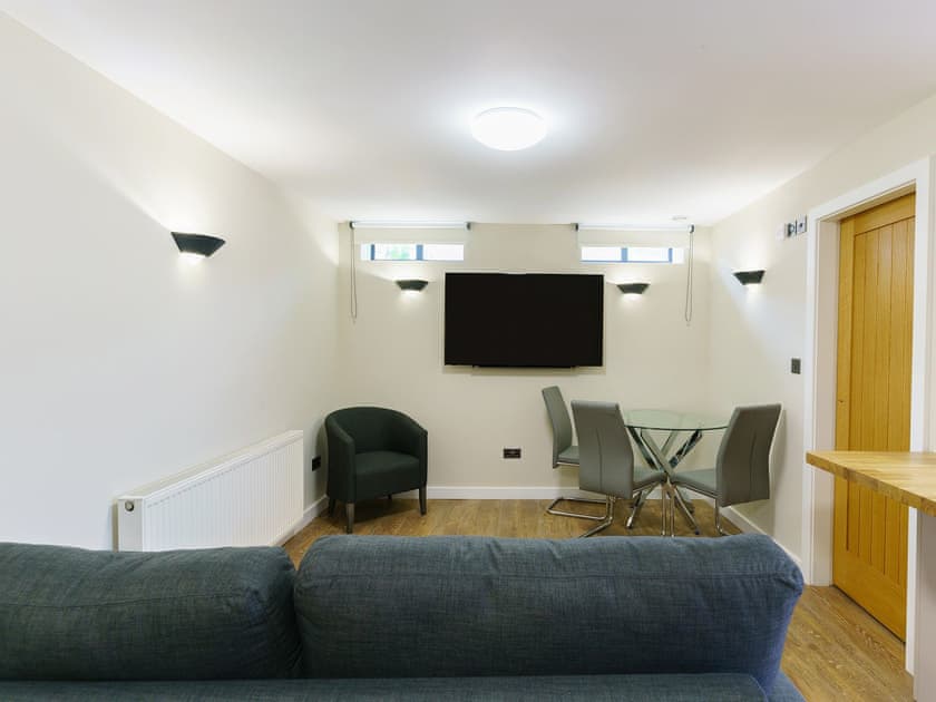 Open plan living space | 8a Monkbar Mews - City Apartments, York