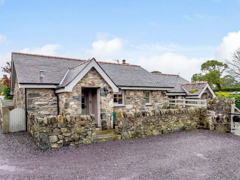 Exterior | Bwthyn - Rhyddallt Ganol Cottages, Caethro, near Caernarfon