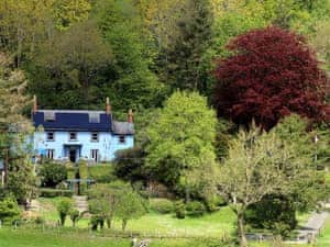 Setting | T&#375; Melindwr, Hen Goginan, near Aberystwyth