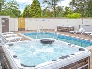 Hot tub | Tranquil Escapes- Cuddfan - Tranquil Escapes, Llanteg, near Amroth