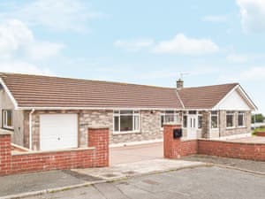 Exterior | Cri&rsquo;r Wylan, Fishguard