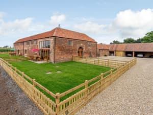 Exterior | Honies Farm Barns- The Vintage Store - Honies Farm Barns, East Stoke, near Newark