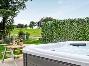 Hot tub | Cullew Bothy, Kirriemuir