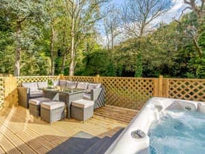 Hot tub | Waterside Lodge One - Ashgrove Country Park, Elland