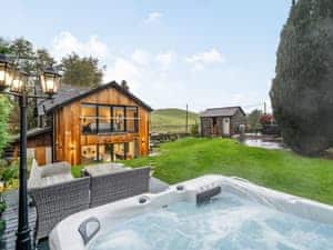 Hot tub | Holme Leigh, Endmoor, Near Kendal
