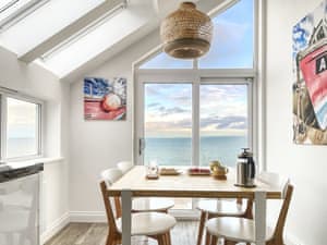Wonderful contemporary open plan apartment | Seascape, New Quay
